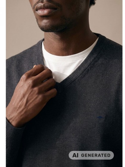 FYNCH-HATTON BLACK V-NECK COTTON SWEATER