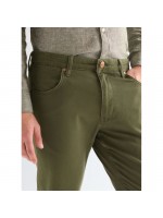 WRANGLER 5-POCKET JEAN GREENSBORO CHAKI